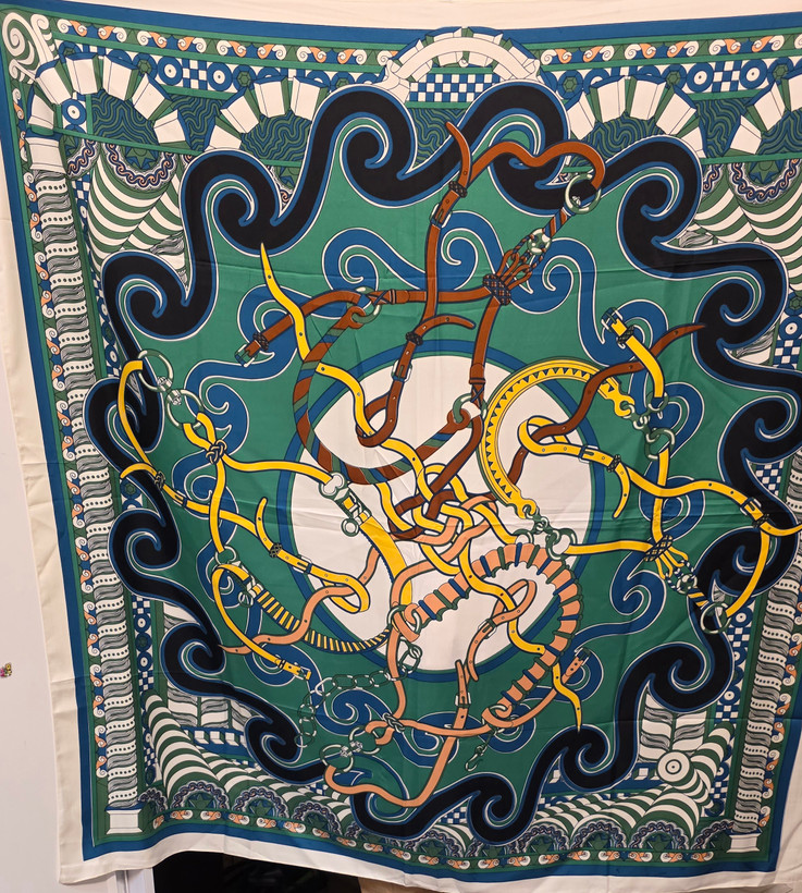 روسری ابریشم توییل درجه یک وارداتی قواره ۱۴۰ ایراددار