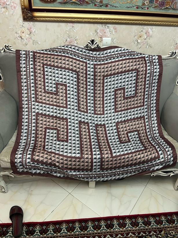 روسری ابریشم توییل درجه یک وارداتی قواره ۱۴۰ ایراددار